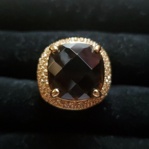 Large goldtone cocktail ring with brown stone - Picture 1 of 6